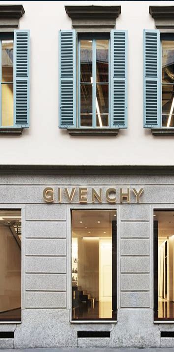 givenchy milano via sant& 39|Via Sant'Andrea .